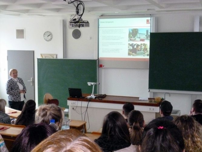 Informationsveranstaltung der Hochschule Landshut an der Aloys-Fischer-Schule