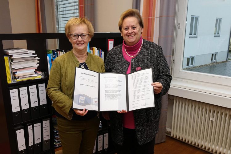 Kooperationsvertrag zwischen der Realschule Maria Ward  und der Aloys-Fischer-Schule Deggendorf