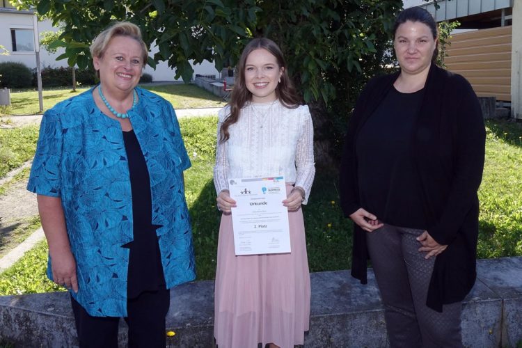 Schülerin der Aloys-Fischer-Schule mit Dr. Hans Riegel-Preis ausgezeichnet